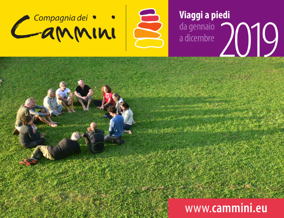 Copertina libretto Compagnia dei Cammini. Viaggi a piedi 2019.