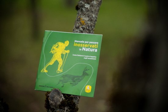 Manuale per passare inosservati in natura. Come limitare il nostro impatto sugli ecosistemi. Edizioni del Parco