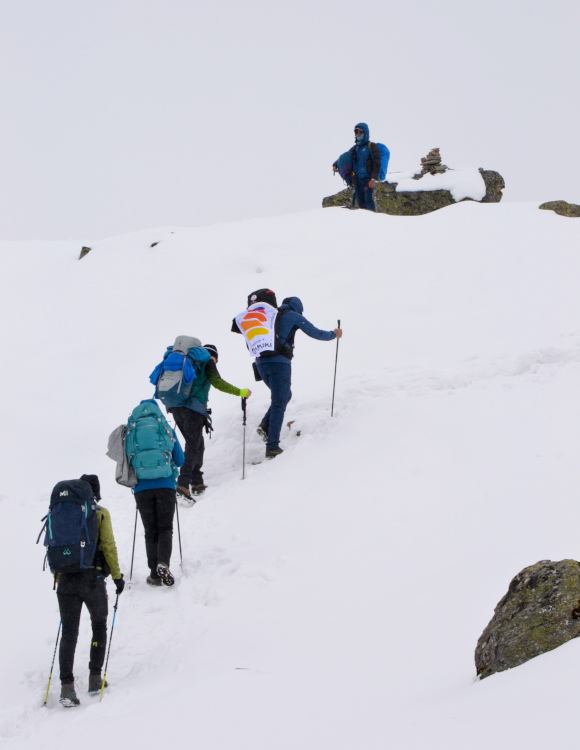 Gruppo Compagnia dei Cammini verso il Laurebina Pass, 4600 metri